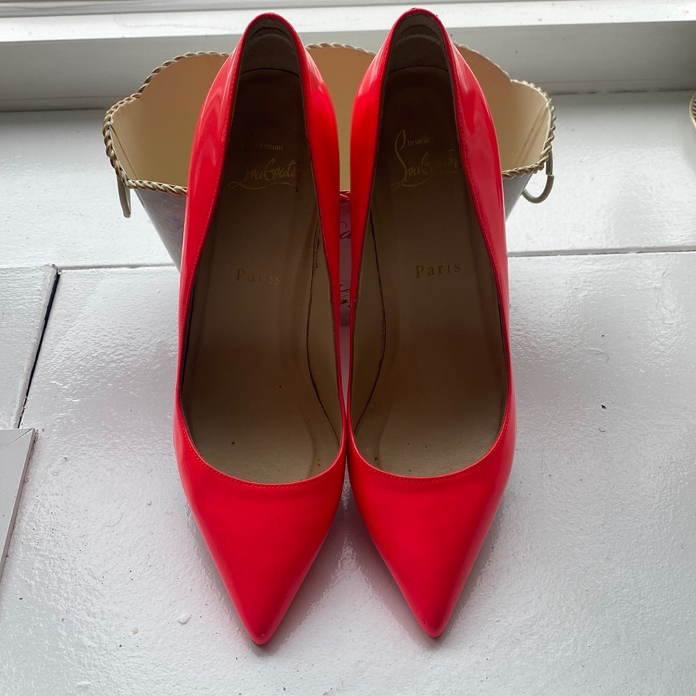 Christian Louboutin EUR 37 Enamel Heels Pink Pumps